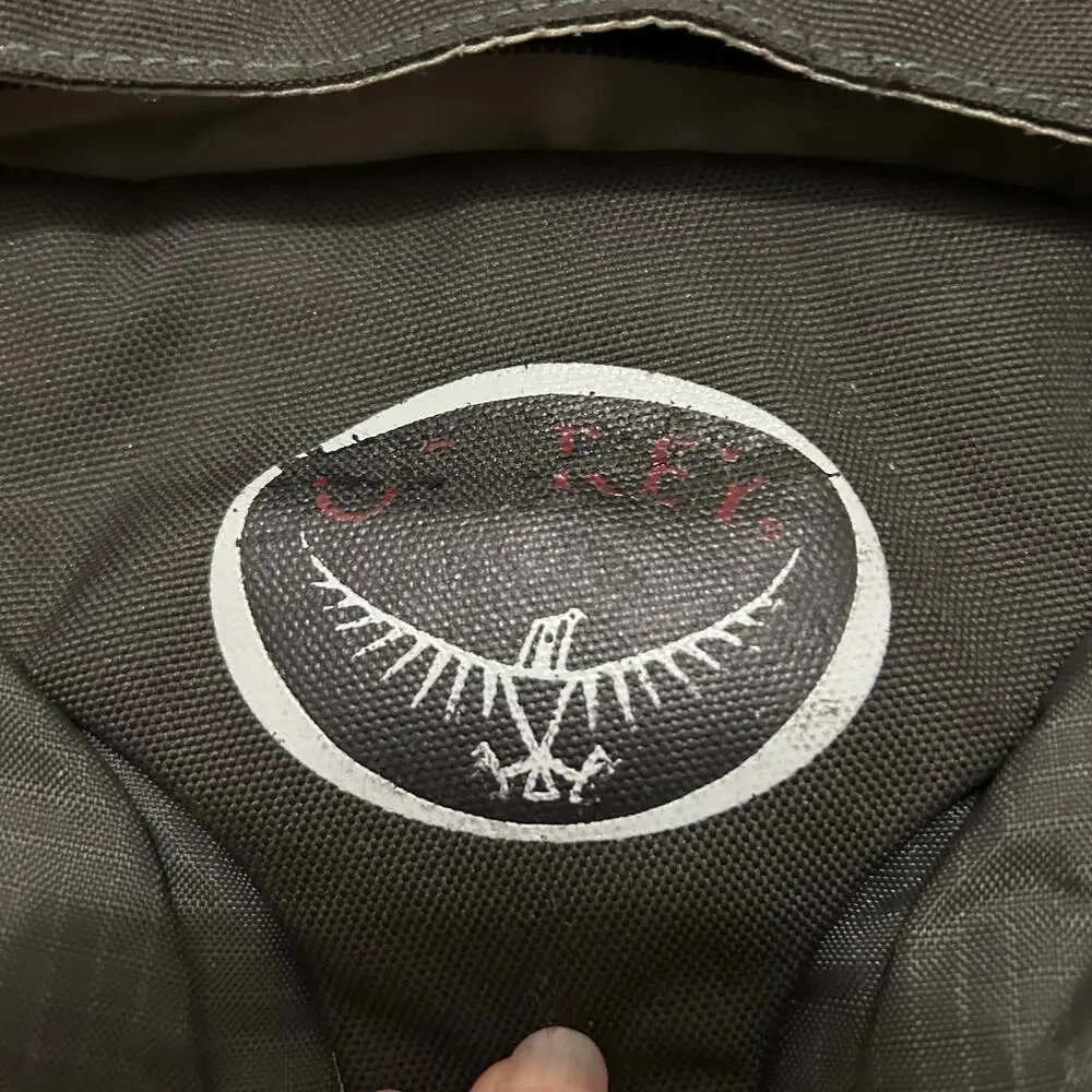 Osprey Farpoint Day Gray Laptop Backpack Daypack Travel Hiking Outdoor Bag